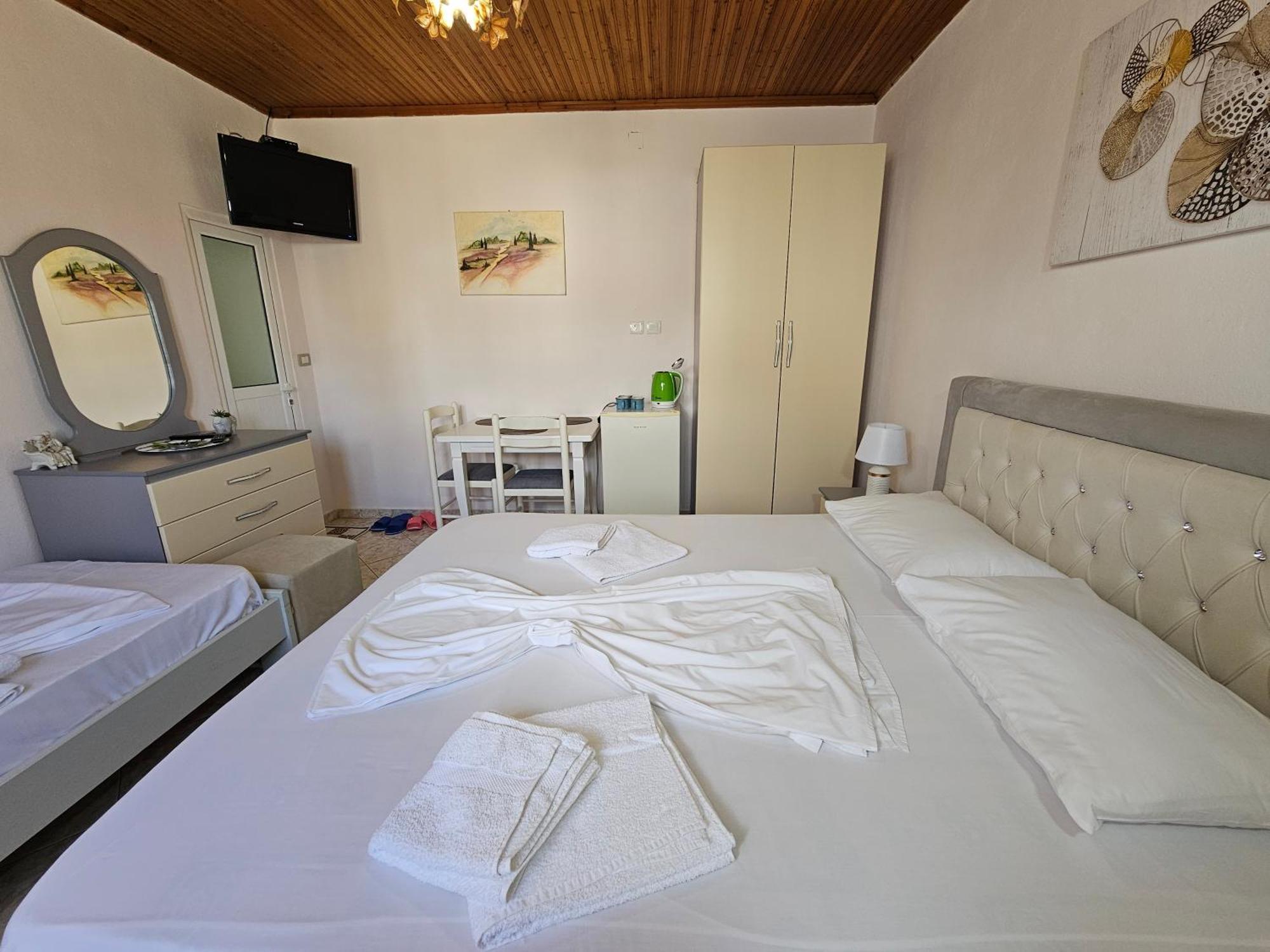 Vila Mulla Εξαμίλιο Εξωτερικό φωτογραφία